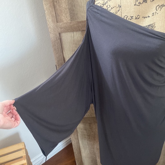 One sleeve dress - Picture 2 of 4